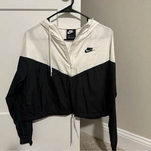 New Nike Cropped Windbreaker